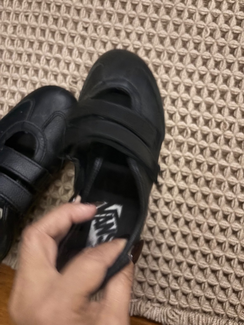 Vans - Picture 2 of 3